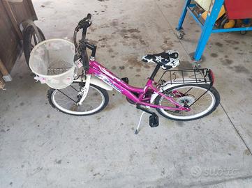 Bici bambina ruote da 20 cestino e porta pacchi