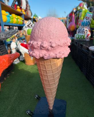 Statua Cono Gelato Rosa