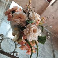 Composizione floreale finta