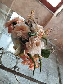 Composizione floreale finta