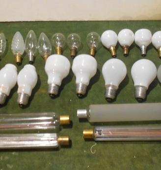 Lotto di 28 lampadine assortite
