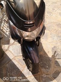 Suzuki Burgman 400 