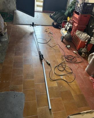 Abbacchiatore a paperella a batteria per olive