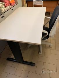 Scrivania da ufficio professionale con cassettiera