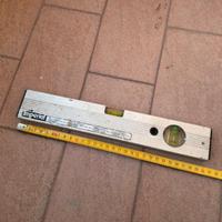 Livella in alluminio