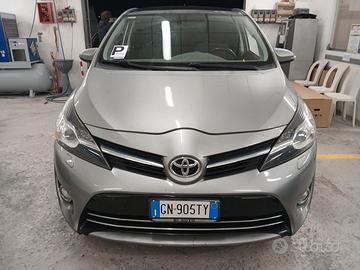 TOYOTA Verso - 2013