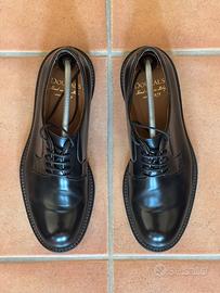 Scarpe stringate Doucal's nere