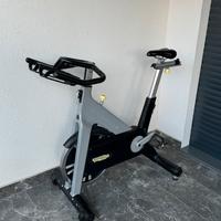 Bicicletta Spinning Technogym + Cover