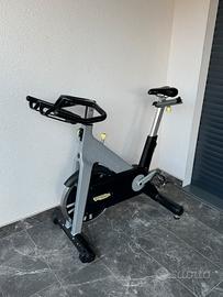 Bicicletta Spinning Technogym + Cover