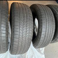 Gomme auto estive