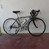bici da corsa marca bianchi misura 52