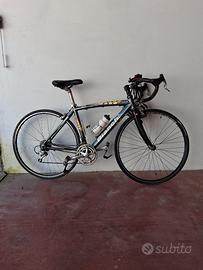 bici da corsa marca bianchi misura 52