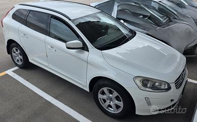 Volvo XC60 D4 MOMENTUM
