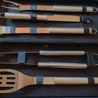 Set barbecue con valigetta 