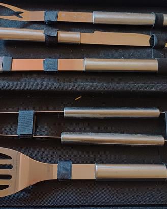 Set barbecue con valigetta 