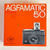 Macchina fotografica Agfamatic 50 con Flash Osram