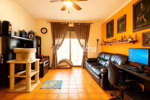 APPARTAMENTO CON TERRAZZO IN PIENO CENTRO