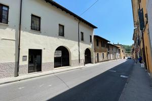 NEGOZIO A CASTIGLIONE DELLE STIVIERE