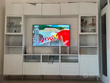 Ikea parete attrezzata Besta del valore di 900€