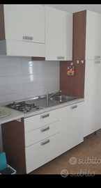 Cucina completa con elettrodomestici 100€ 150€