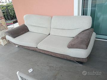 Divano e pouf poltrone e sofá