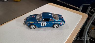 Auto modello Alpine A110 Burago 1/16