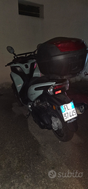 Moto yamaha tricity grey