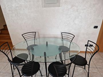 Tavolo in cristallo ovale + 6 sedie
