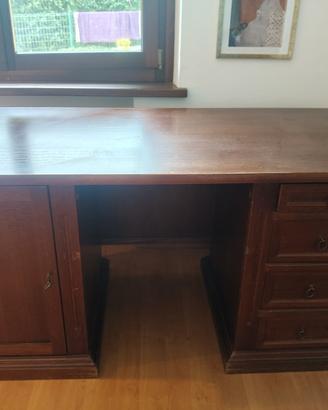 Scrivania in legno massiccio 