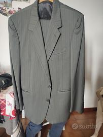 Vestito uomo grigio scuro a righe