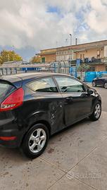 ford fiesta 1,4 benzina/gpl