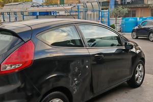 ford fiesta 1,4 benzina/gpl