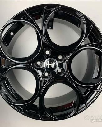 Cerchi in lega dedica alfa romeo R18