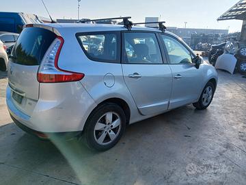 Renault Scenic PER RICAMBI