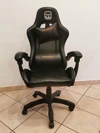 Sedia Gaming in pelle nera