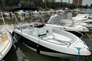 Imbarcazione Trimarchi 57S Pro