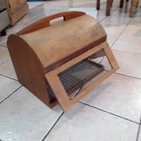 antico trasportino in legno molto particolare 