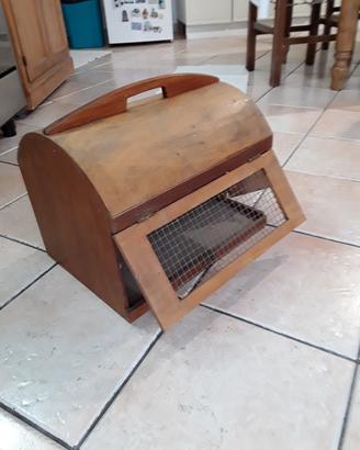 antico trasportino in legno molto particolare 