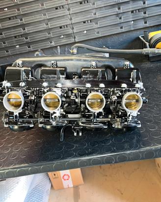 Batteria carburatori Mikuni