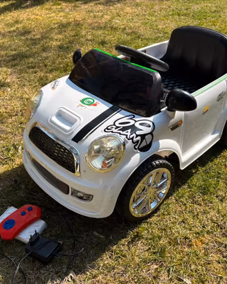 Mini cooper elettrica macchina