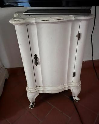 Comodini in legno massello shabby chic