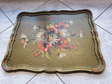 Vassoio in legno decorato 