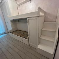 intera cameretta con letto a castello