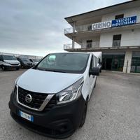 NISSAN NV300