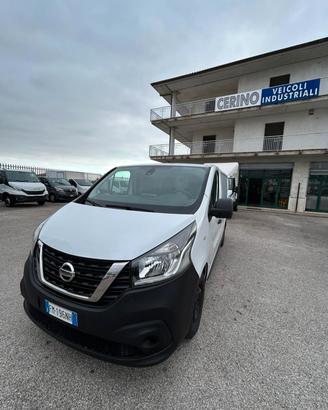 NISSAN NV300