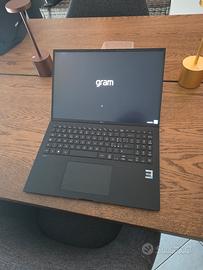 💻 LG Gram 16 (2023) – i7 13ª gen – 16GB RAM