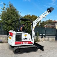 E152 Escavatore 25Q Bobcat 325