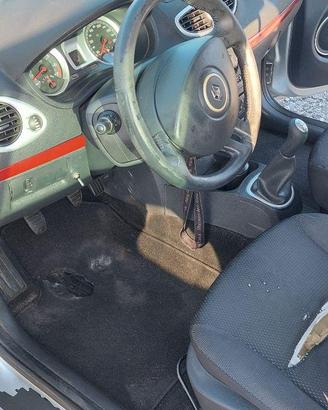 Renault Clio III 1.2 16V Rip Curl – Anno 2007