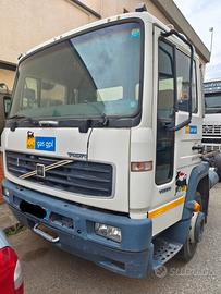 Volvo fl6 250hp a telaio