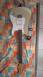 Harley Benton st-62 modificata + tracolla inclusa 